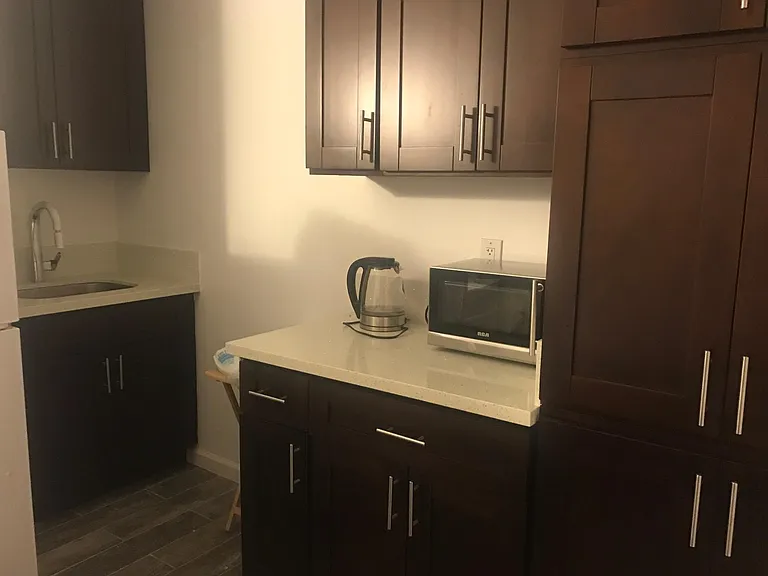 2421 Ala Wai Blvd #4A — Photo 1