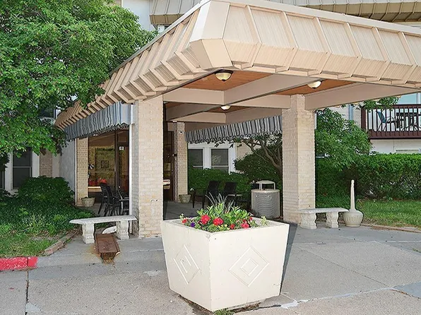 4000 S 56th St APT 102A, Lincoln, NE 68506