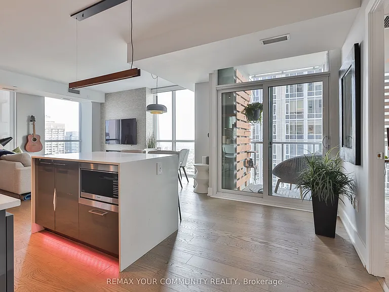 1 Yorkville Ave #4301 — Photo 9