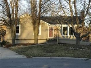 505 SE Timbercreek Ln, Lees Summit, MO 64063