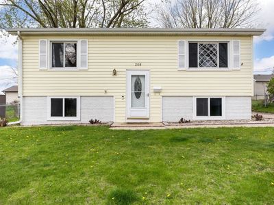 208 Alma Dr NW, Cedar Rapids, IA, 52405