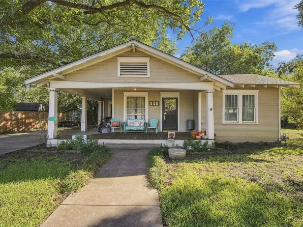 304 E McFarland St, Grandview, TX 76050