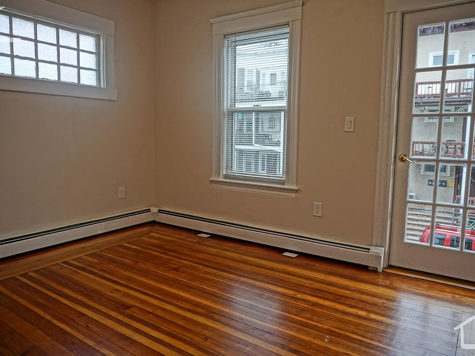 2nd image of 4 Chester St #11SN