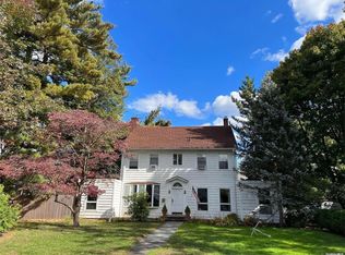 16 Travers St, Manhasset, NY 11030