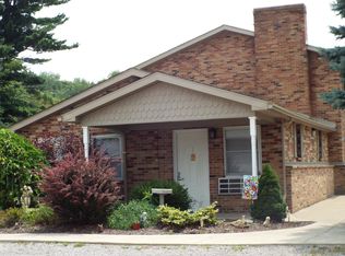 15758 Pineview Dr APT 3, East Liverpool, OH 43920