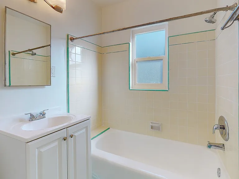 Westwood Hills Apartment — Photo 23