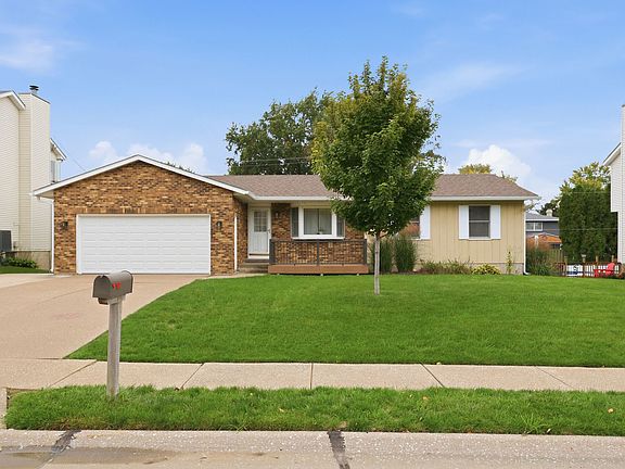 3rd image of 609 W Valley Dr