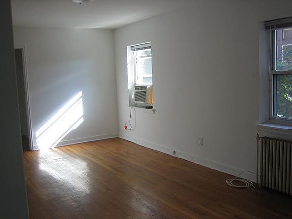 2nd image of 40 Glenwood Ave #210