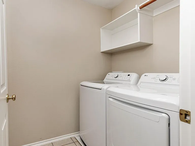 10 Peachridge Pl — Photo 17