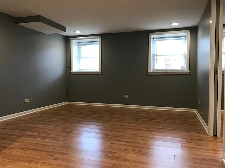 6717 N Oxford Ave — Photo 6