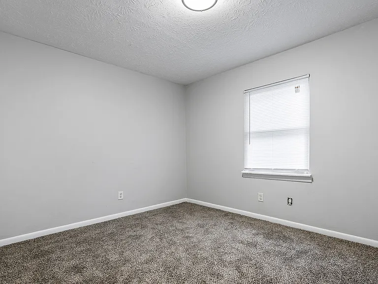 Riverview Apartments — Photo 6