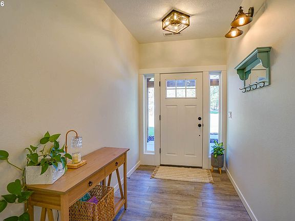 5th image of 281 Fir Rd