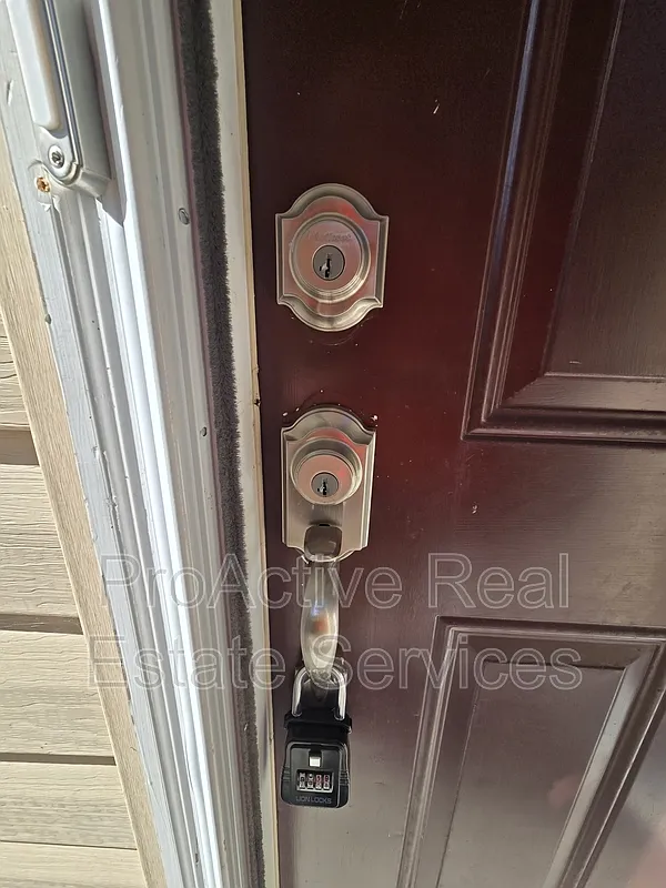 3 bed, 2.5 bath, 1611 sqft, $2,500 — Photo 4