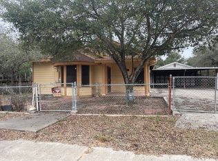 406 E Kohler St, Hebbronville, TX 78361