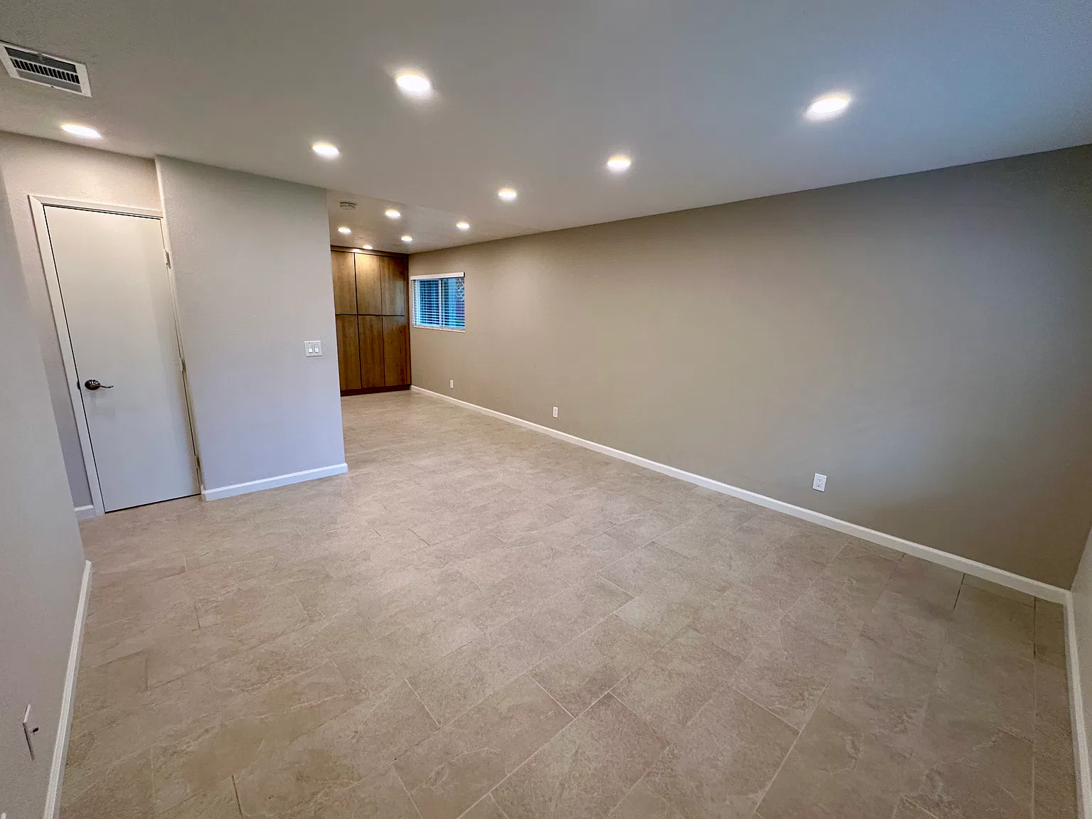 3 bed, 1110 sqft, $2,500 — Photo 2