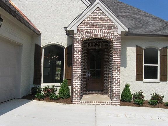 2nd image of 365 Windsor Dr N