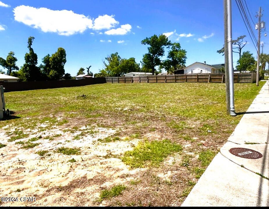 2nd image of 240 E 9th St