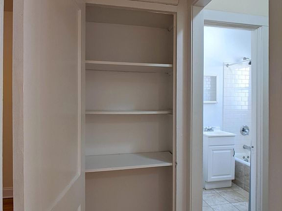 4th image of 2651 N Spaulding Ave APT 1W