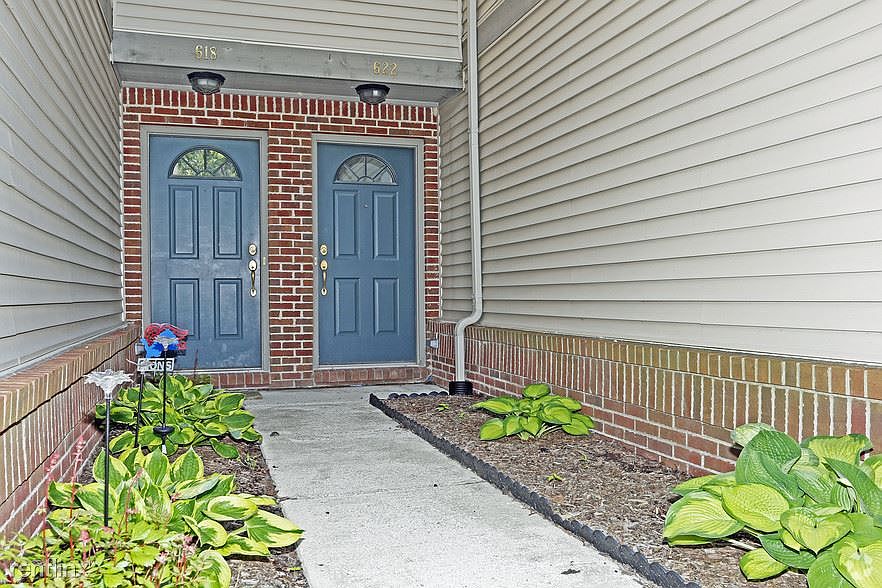ridge-valley-townhomes-milford-mi-building-photo (5)