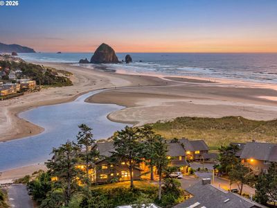 355 N Breaker Point Dr #355, Cannon Beach, OR, 97110
