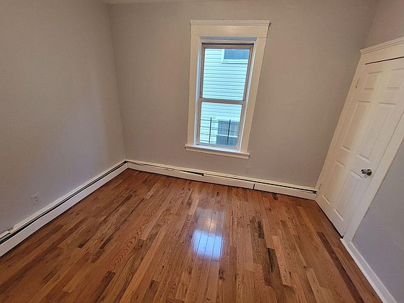 5th image of 546 15th Ave Floor 2