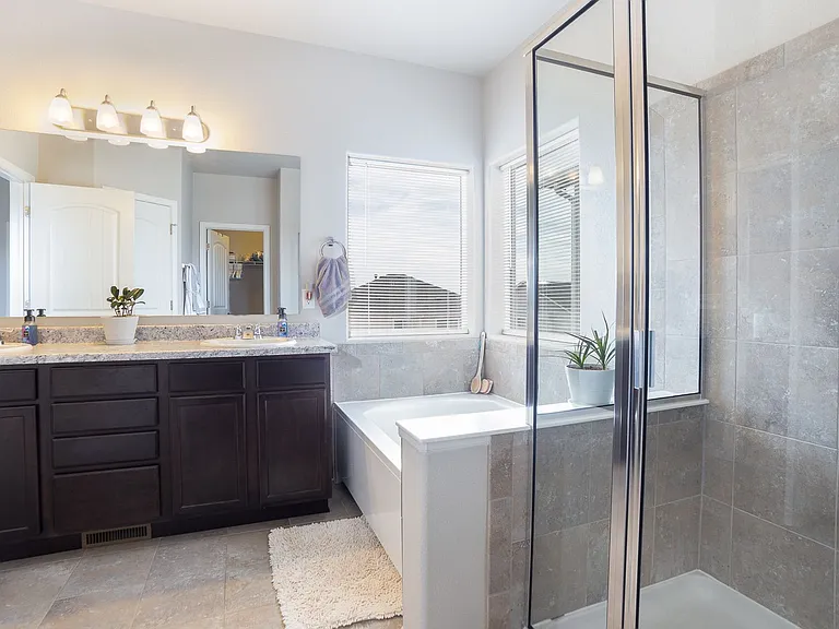 8141 Misty Moon Dr — Photo 23