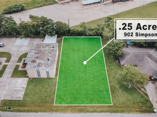 902 Simpson Rd, Victoria, TX 77904
