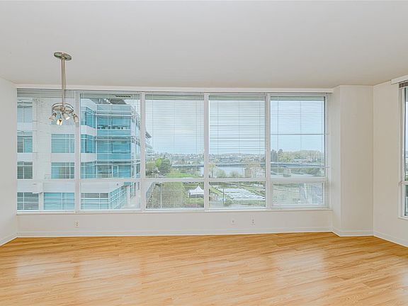 3rd image of 399 Tyee Rd #406