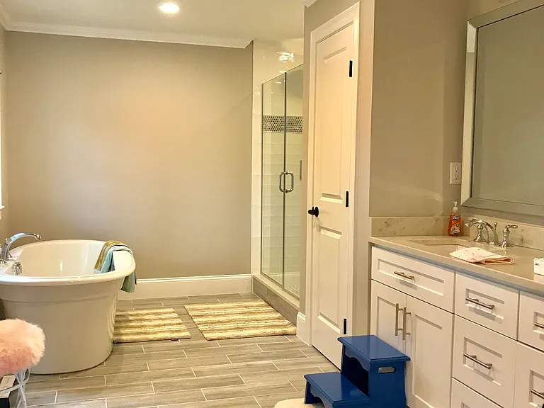 301 Linden St — Photo 16