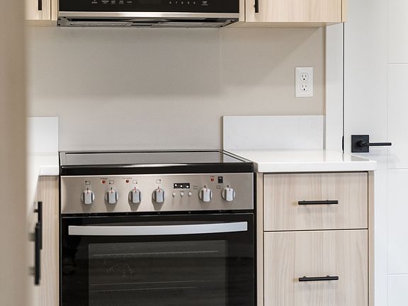 5th image of 14366 SE Knight St