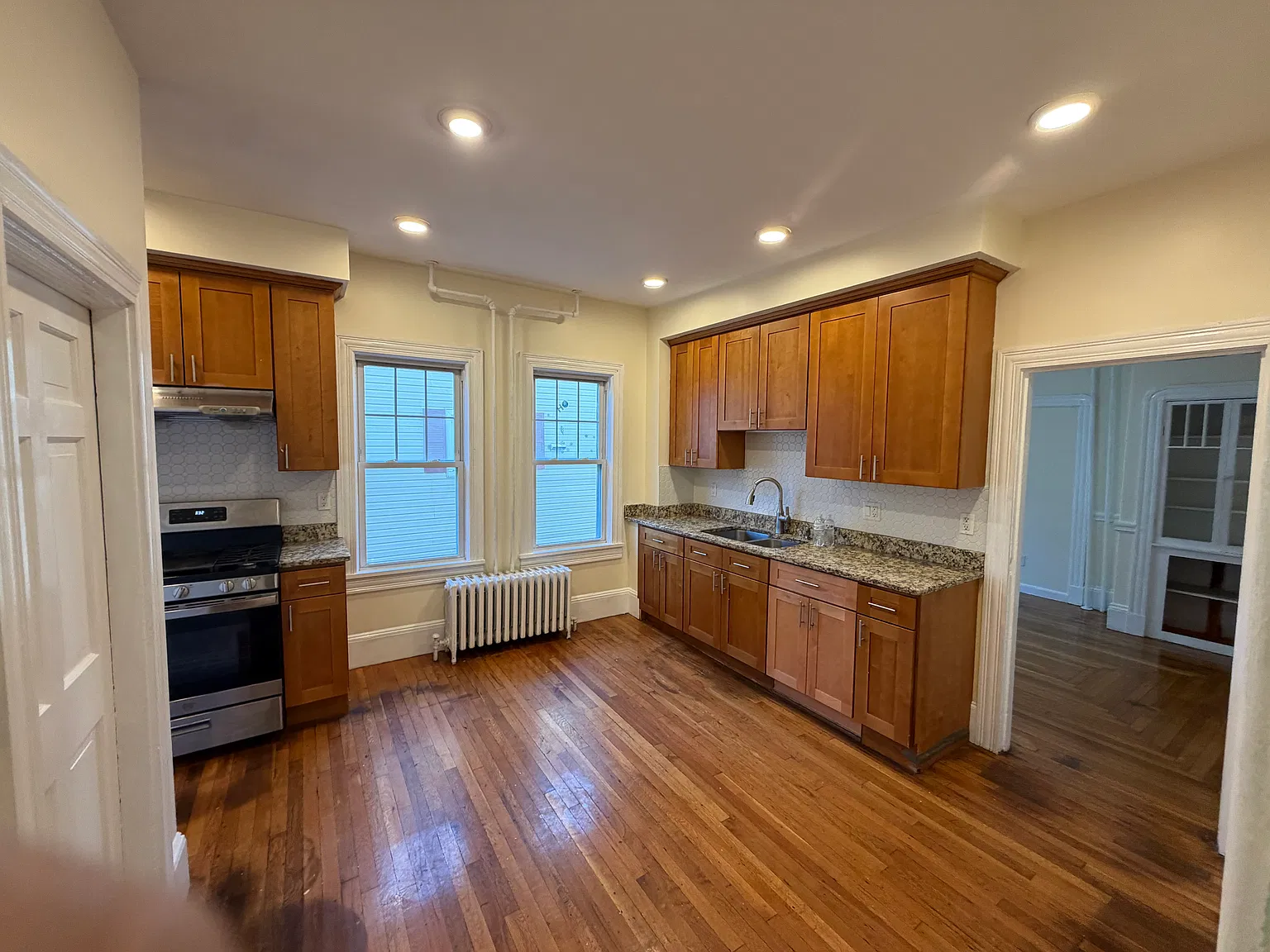 3 bed, 1000 sqft, $2,750 — Photo 4