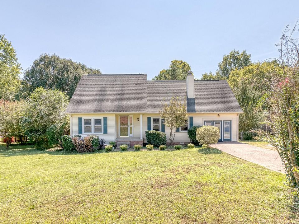 1st image of 504 Countrywood Dr