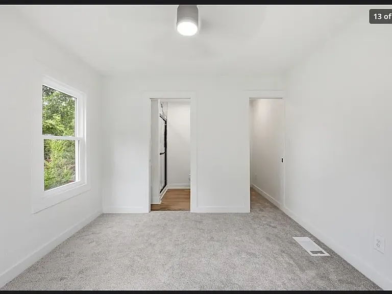 2221 S Hawthorne Ave — Photo 6