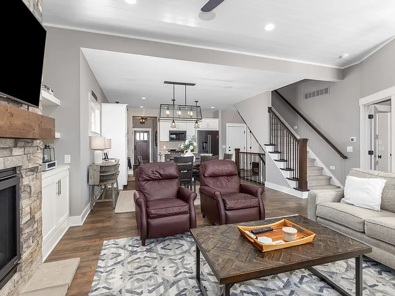 7002 Silver Lake Dr NE — Photo 5