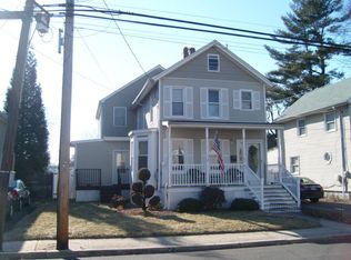 86 Fulton St, Keyport, NJ 07735