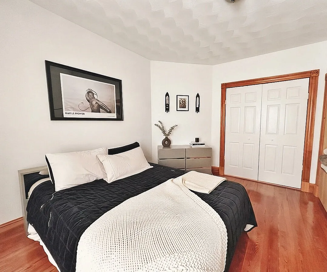 3 bed, 1.0 bath, 1000 sqft, $3,300 — Photo 1