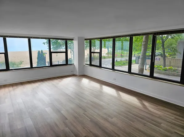 5801 N Sheridan Rd APT 1D, Chicago, IL 60660