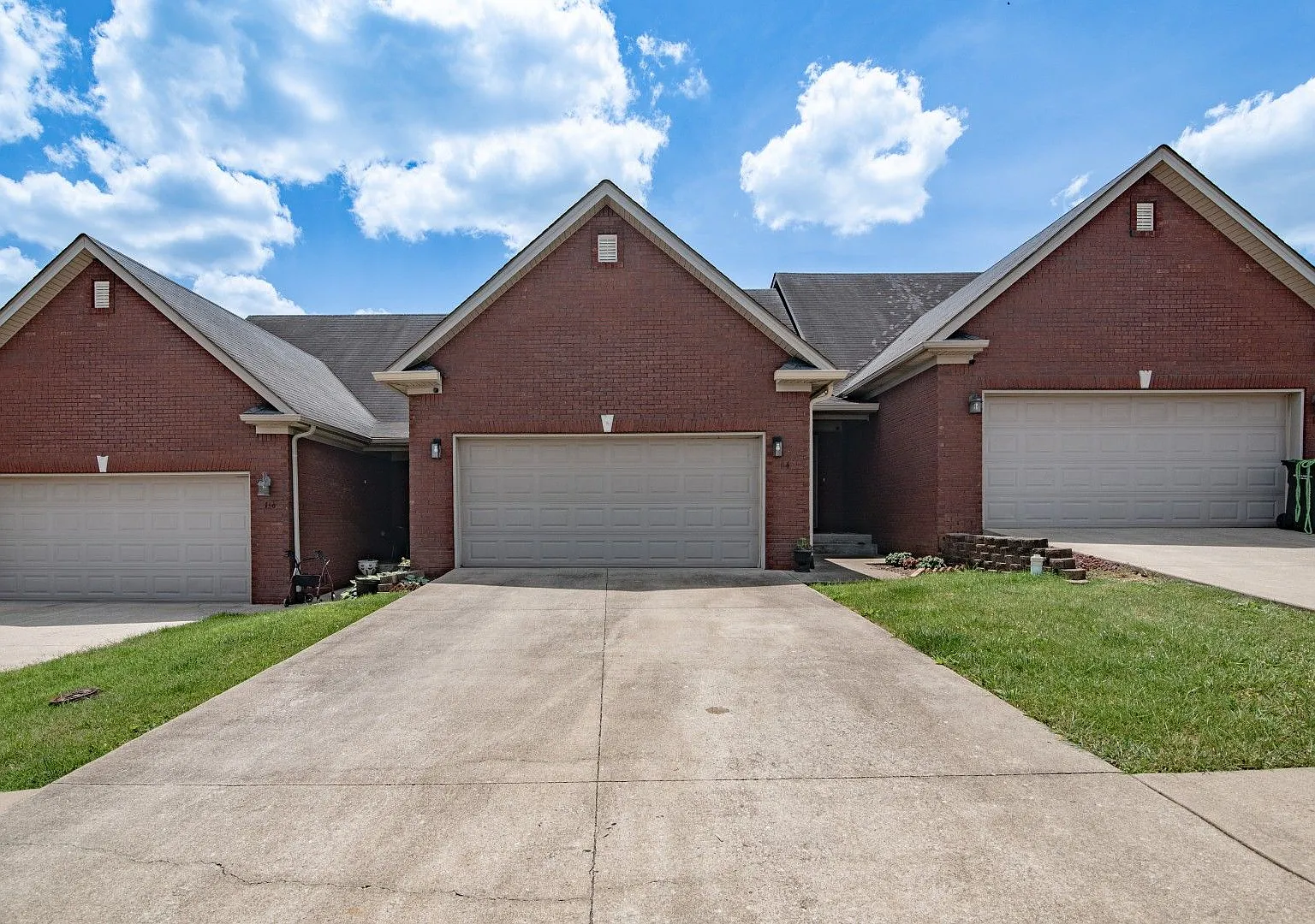 114 Twin Lakes Drive — Photo 1