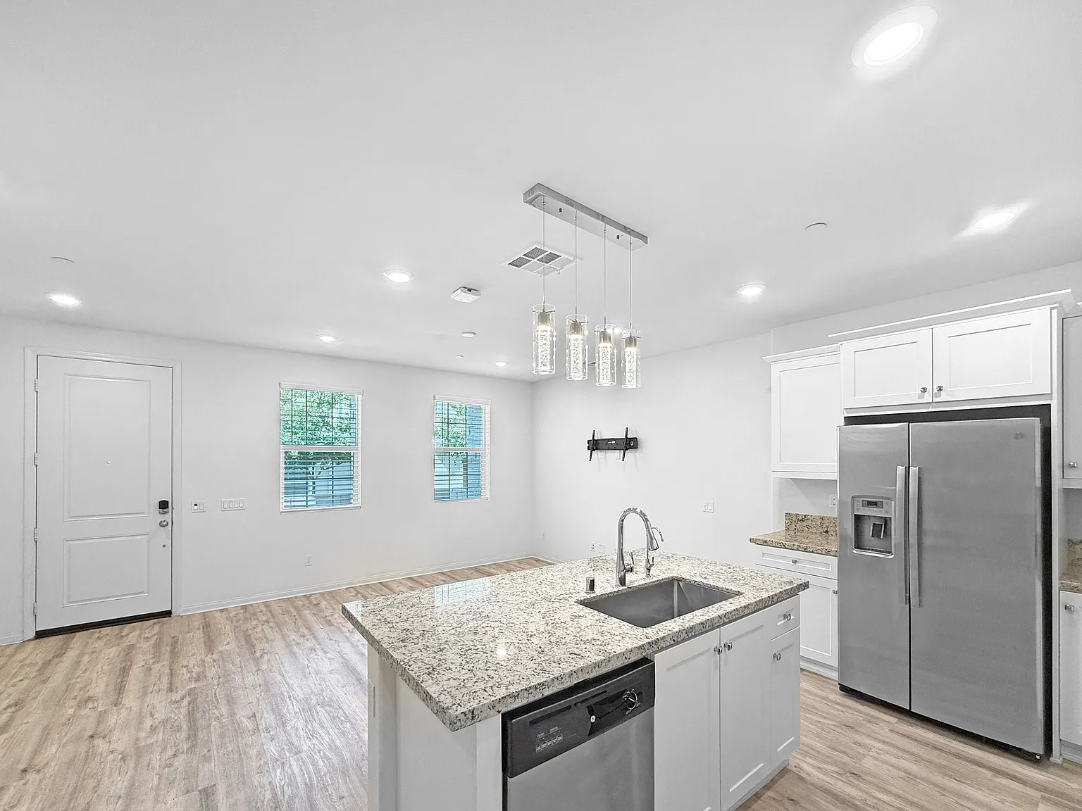 3 bed, 1490 sqft, $3,600 — Photo 3