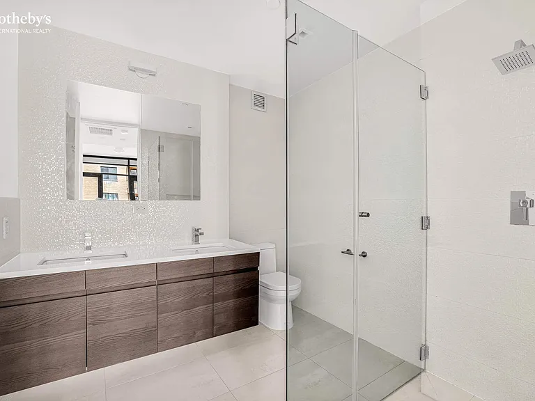 277 E 7th St #4 — Photo 14