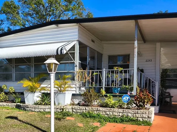 2213 Miramont Cir, Valrico, FL 33594