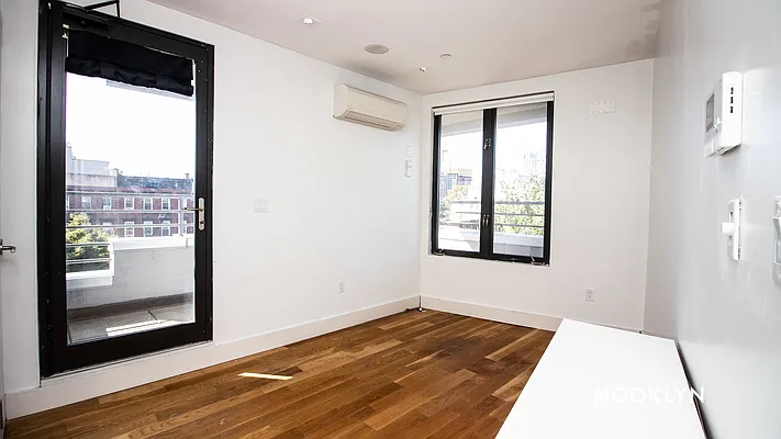 Rented by Nooklyn NYC LLC | media 21