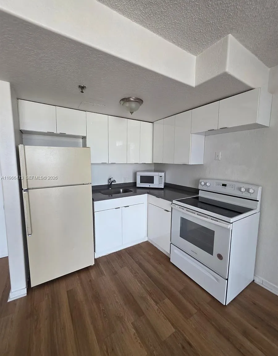 Golden Gate Apartments Co — Photo 4