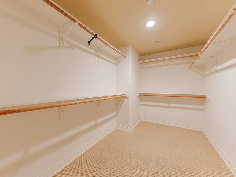 748 Locust St — Photo 18