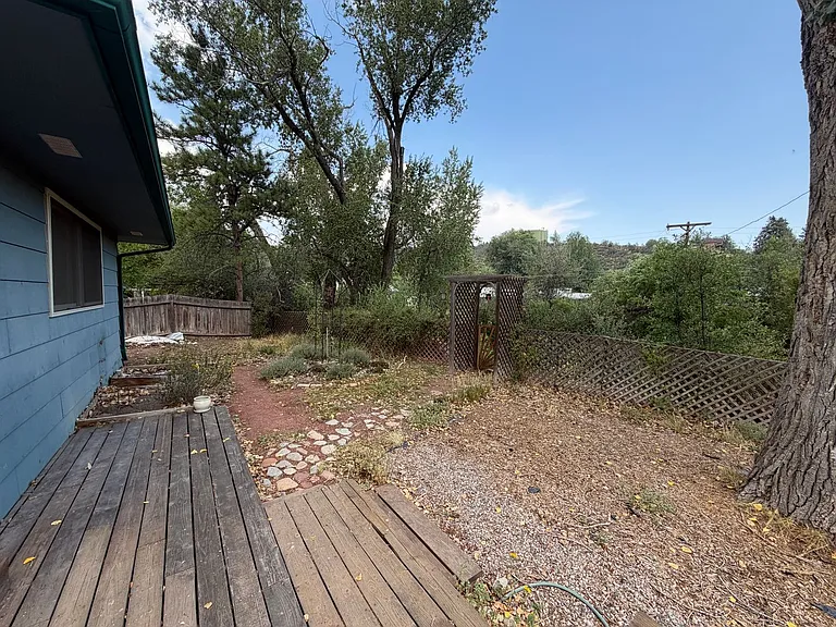 2708 Delwood Ave — Photo 3