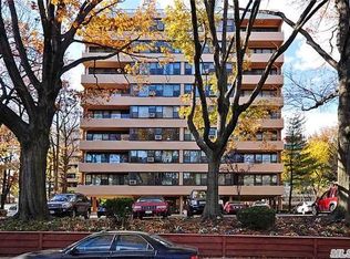 1010 166th St, Whitestone, NY 11357