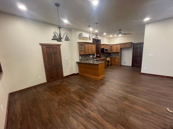 203 Main St #1