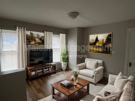 3rd image of 48 Harlem St APT 3