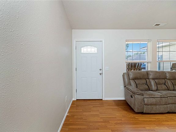 5th image of 22020 Dorothy Dr