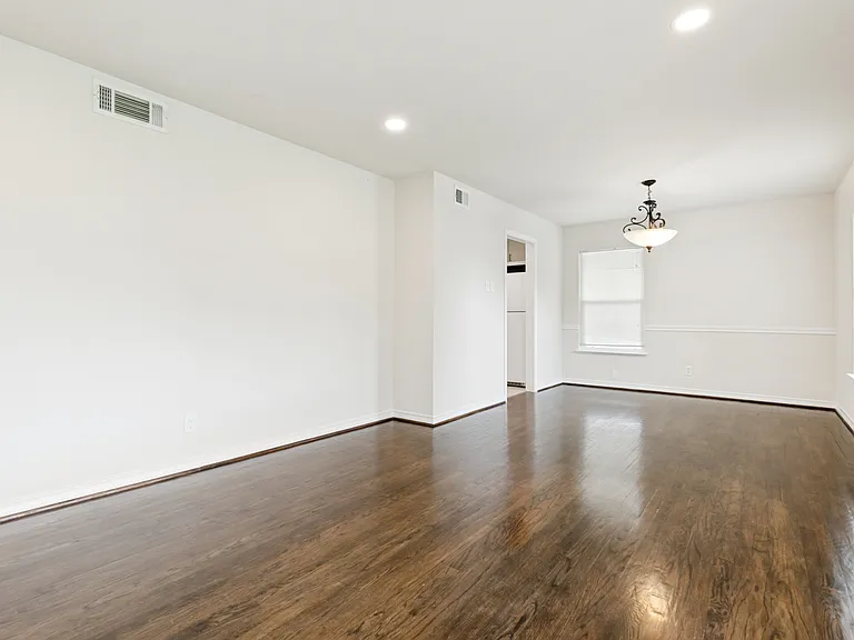 2414 San Medina Ave — Photo 2